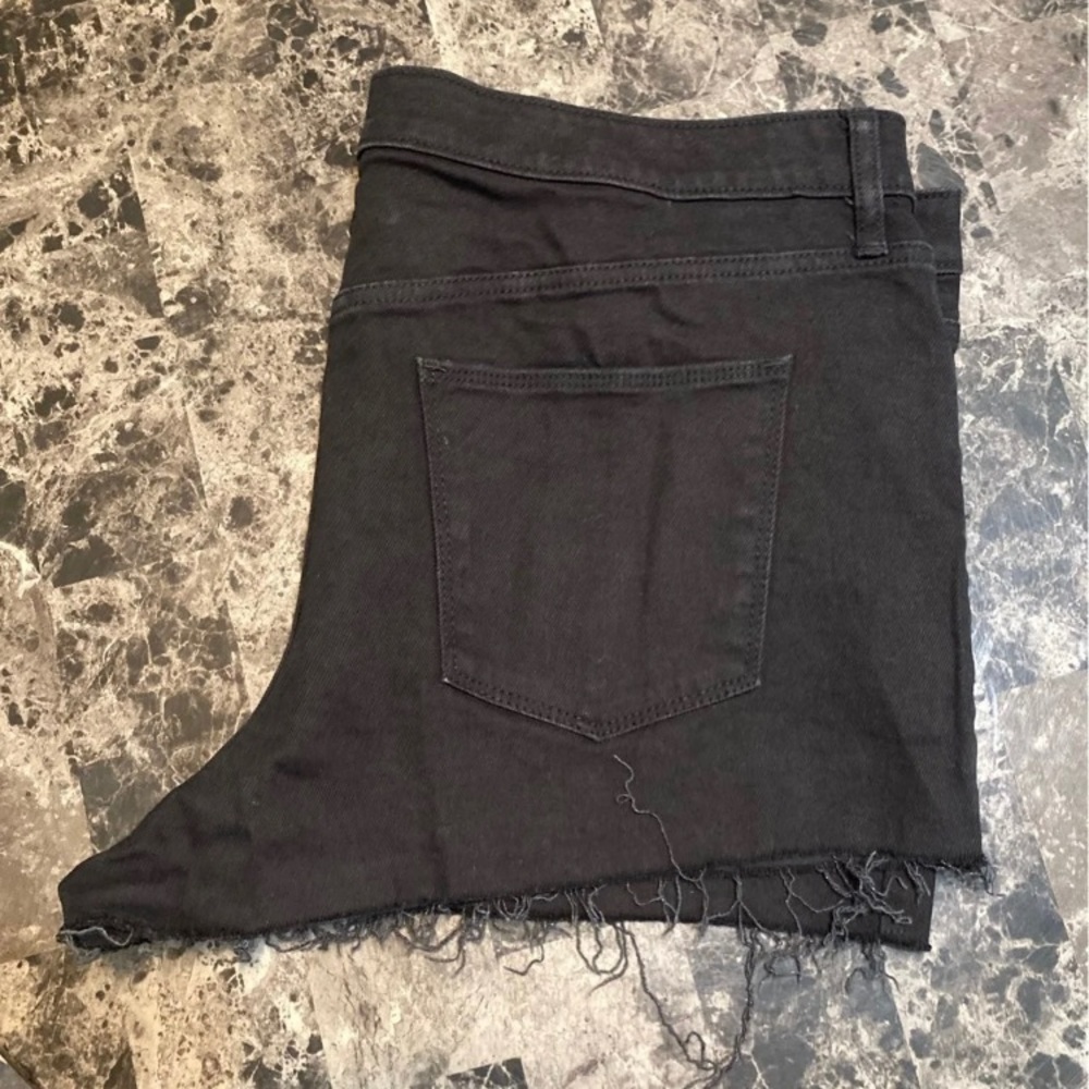 Universal Thread shorts - Picture 6 of 6